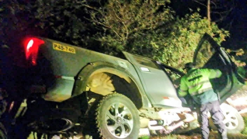 Camioneta que trasladaba personal de ONPE y material electoral sufre despiste en Huancabamba